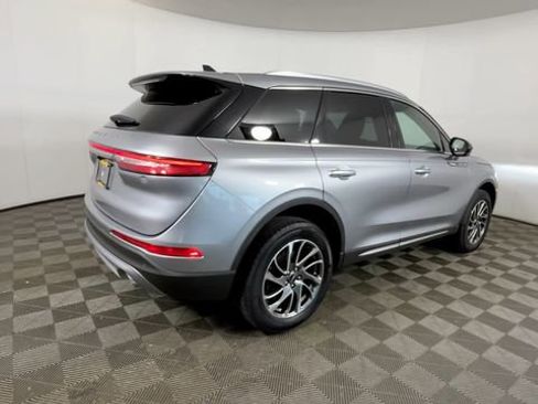 Used 2022 Lincoln Corsair AWD w/ Equipment Group 101A image 5