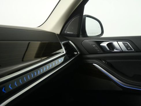 Used 2025 BMW X7 xDrive40i AWD/4WD image 27