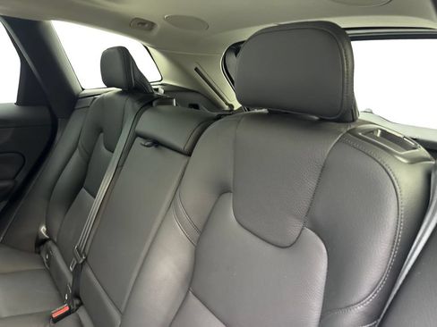 Used 2023 Volvo XC60 B5 Plus FWD image 34