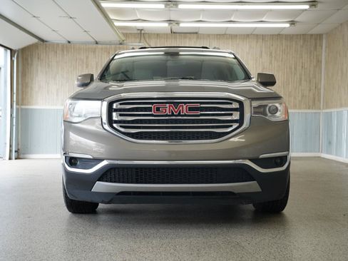 Used 2019 GMC Acadia SLT FWD image 2