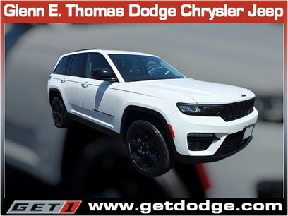 Used 2023 Jeep Grand Cherokee Limited w/ Black Appearance Package