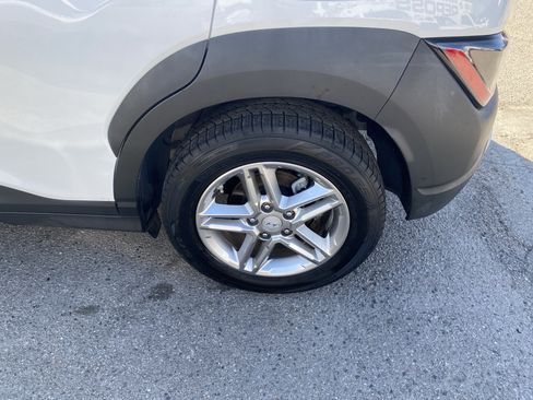 Used 2023 Hyundai Kona SE FWD image 27