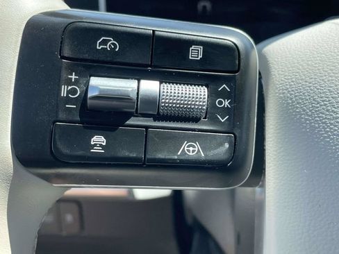 Certified 2025 Hyundai Santa Fe SEL FWD image 24