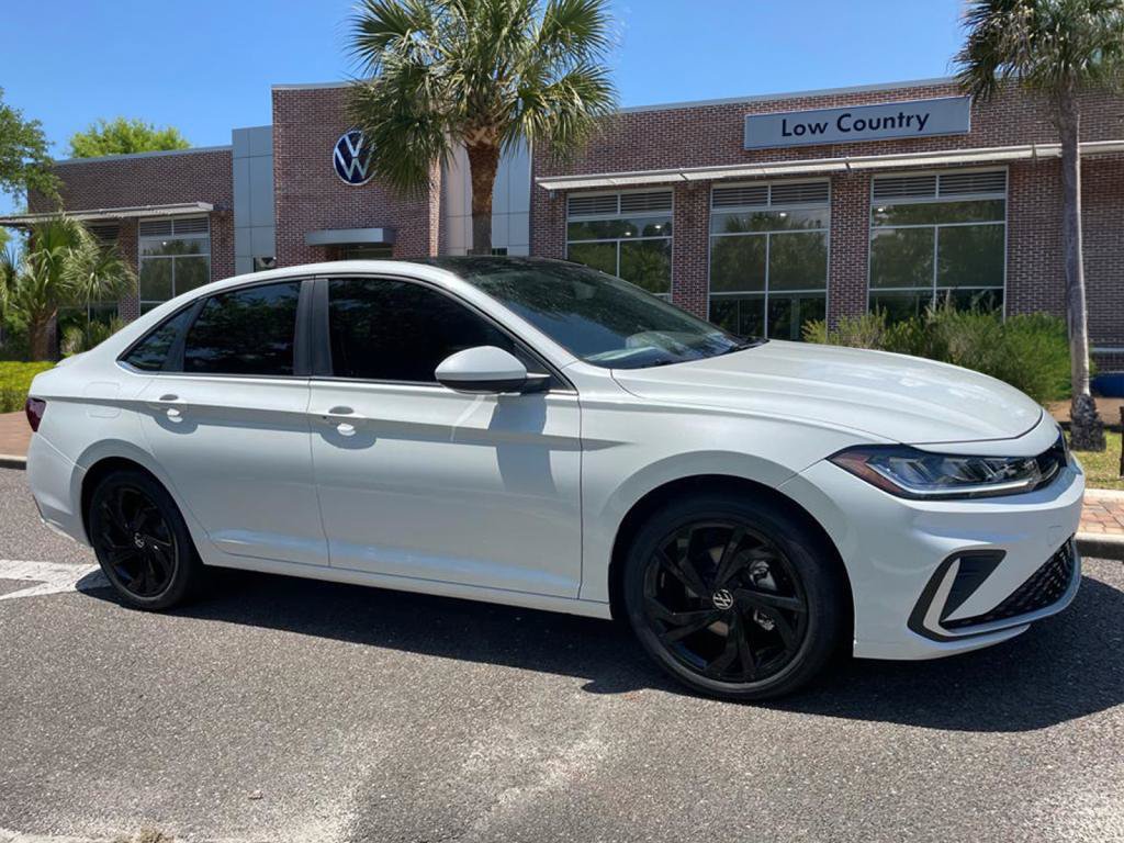 New 2026 Volkswagen Jetta SE FWD image 1
