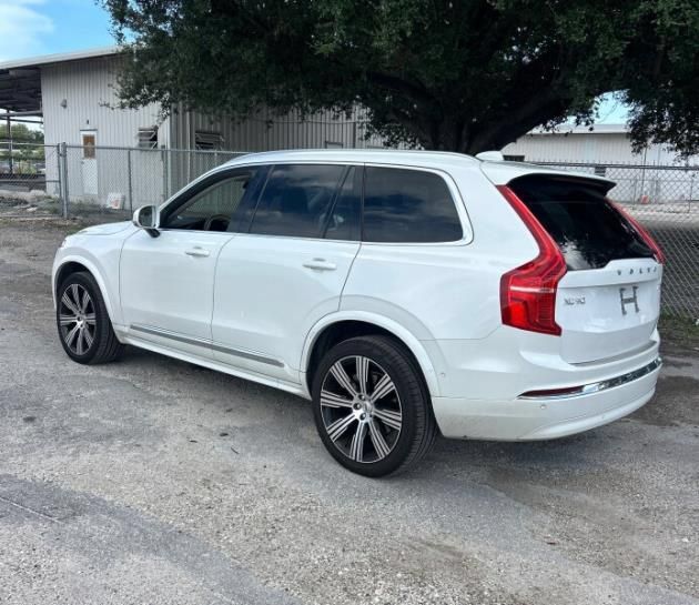 Used 2024 Volvo XC90 B5 Plus w/ Protection Package Premier AWD/4WD image 3