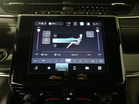 Used 2023 Jeep Grand Cherokee Altitude image 30