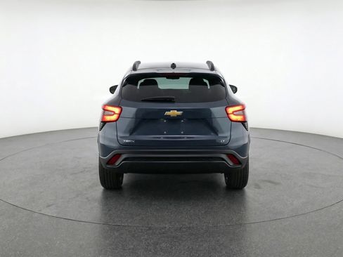 Used 2025 Chevrolet Trax LT image 7