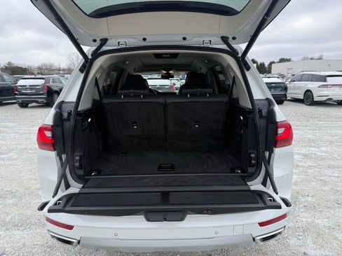 Used 2022 BMW X7 xDrive40i w/ Luxury Seating Package image 13