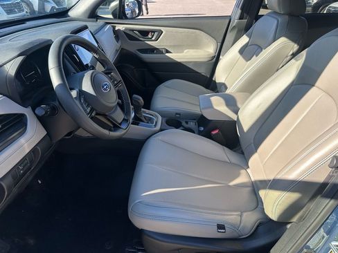 Used 2025 Subaru Forester Premium image 24