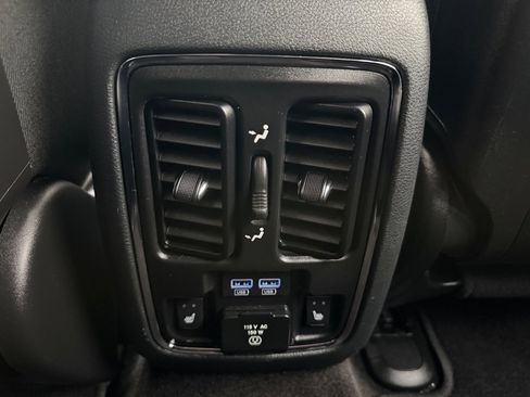 Used 2018 Jeep Grand Cherokee Limited w/ Trailer Tow Group IV image 13