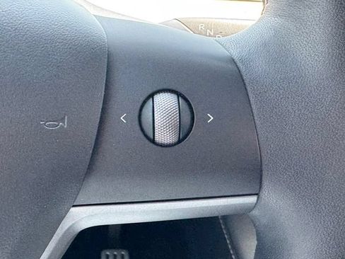 Used 2024 Tesla Model Y Performance AWD/4WD image 18