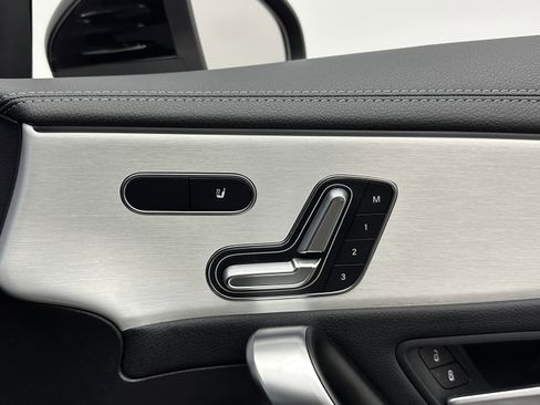 Used 2025 Mercedes-Benz CLA 250 4MATIC image 35