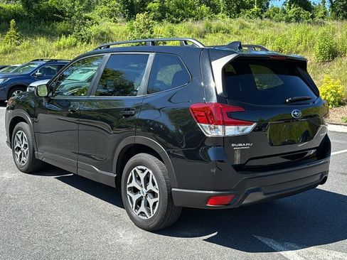 Certified 2023 Subaru Forester Premium AWD/4WD image 6