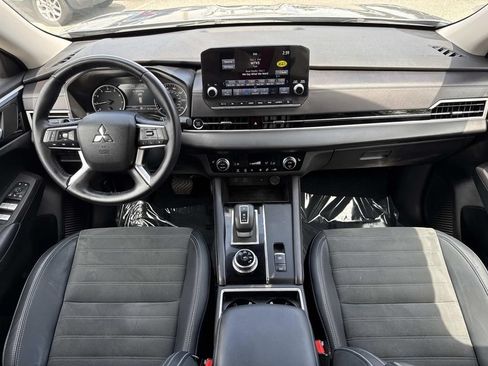 Used 2024 Mitsubishi Outlander SE FWD image 19