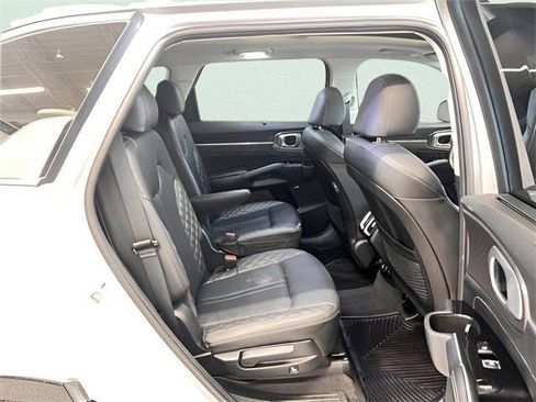 Used 2023 Kia Sorento SX image 15
