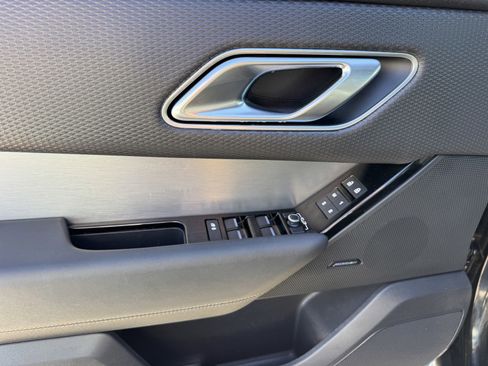 Used 2023 Land Rover Range Rover Velar R-Dynamic S image 15