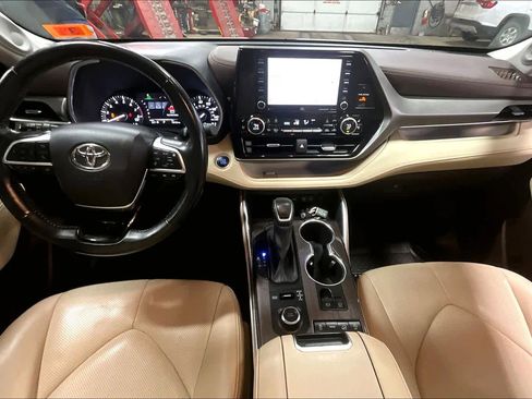 Certified 2020 Toyota Highlander Limited image 15