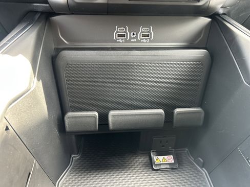 New 2026 RAM 1500 4x4 Crew Cab image 21