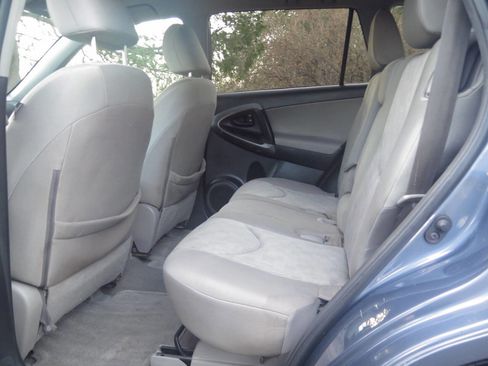 Used 2012 Toyota RAV4 Base 4dr SUV w/ Value Pkg image 11