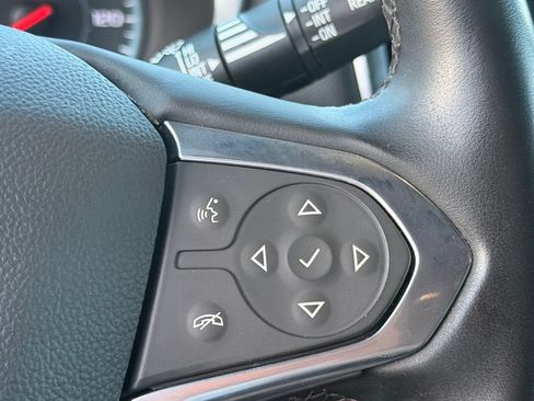 Used 2023 Chevrolet Traverse LT FWD image 21