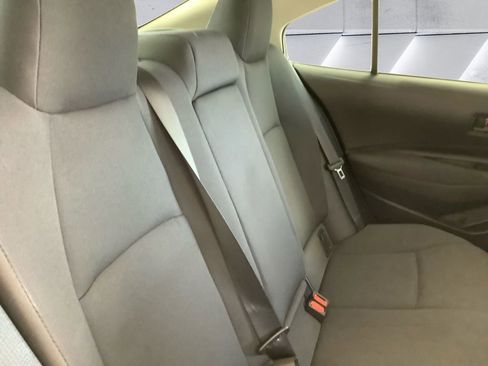 Used 2022 Toyota Corolla LE image 16