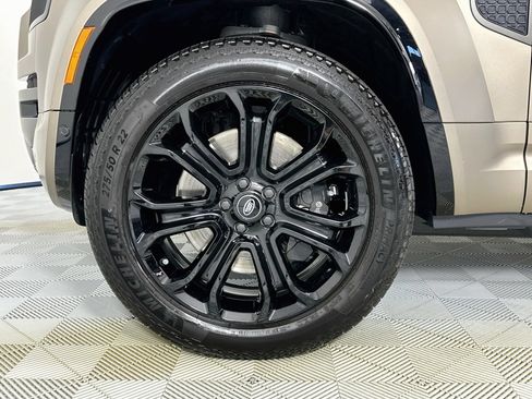 Certified 2025 Land Rover Defender 110 AWD/4WD image 9