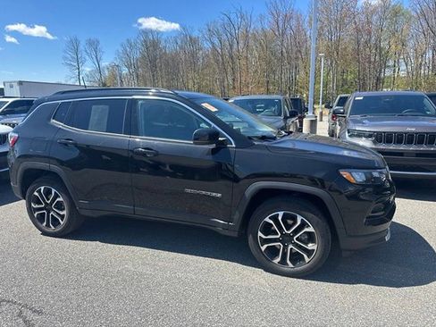 Used 2022 Jeep Compass Limited AWD/4WD image 3