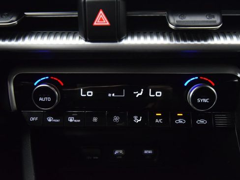 Used 2022 Kia K5 GT-Line FWD image 32
