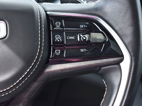 Used 2021 Jeep Grand Cherokee L Overland w/ Luxury Tech Group IV image 14