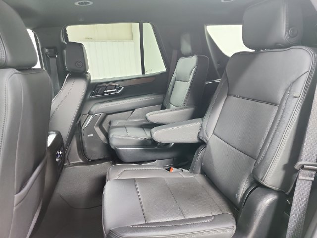 Used 2025 GMC Yukon Denali AWD/4WD image 34