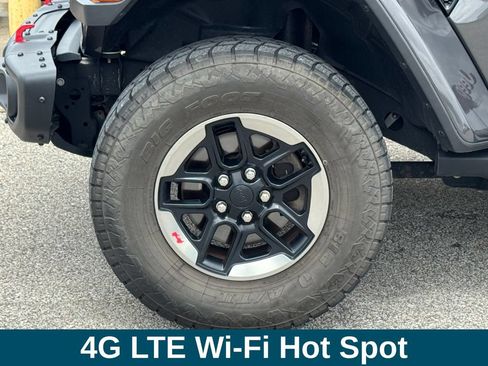 Used 2019 Jeep Wrangler Unlimited Rubicon w/ Dual Top Group AWD/4WD image 39