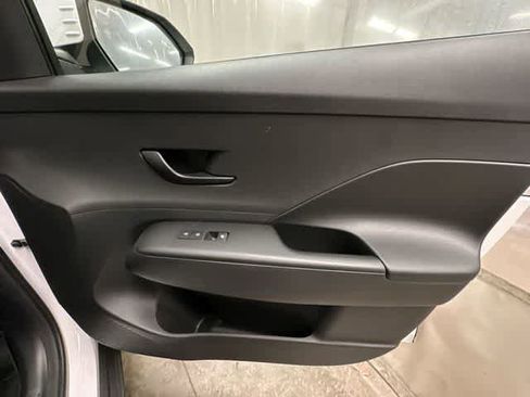 Used 2024 Hyundai Kona SEL w/ Convenience Package image 24