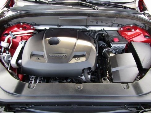 Used 2019 Volvo XC60 T5 Momentum w/ Premium Package image 27