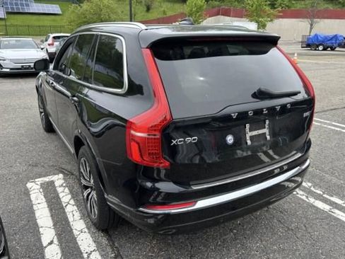 Used 2024 Volvo XC90 B5 Core w/ Protection Package Premier AWD/4WD image 3