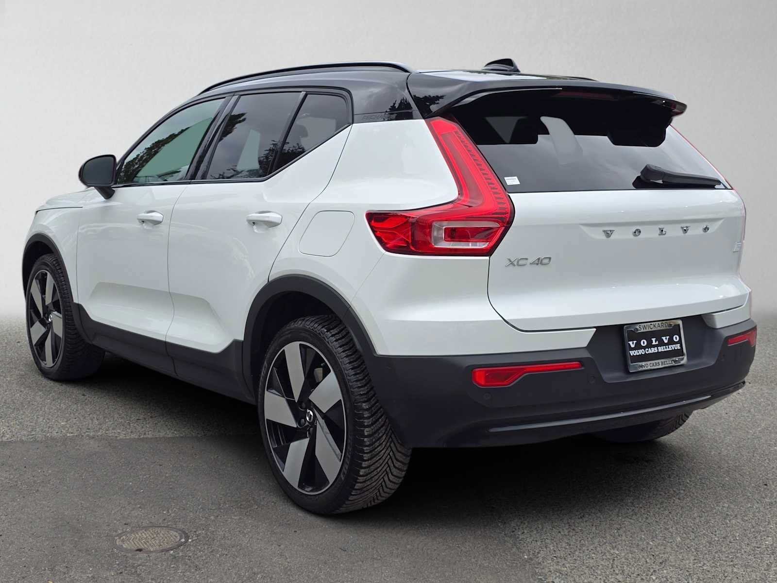 Certified 2023 Volvo XC40 Recharge Ultimate w/ Protection Package Premier AWD/4WD image 6