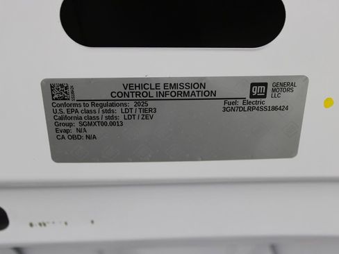 Used 2025 Chevrolet Equinox EV LT w/ Convenience Package image 41