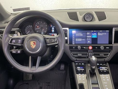 Certified 2025 Porsche Macan image 27