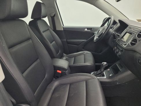 Used 2016 Volkswagen Tiguan S image 21