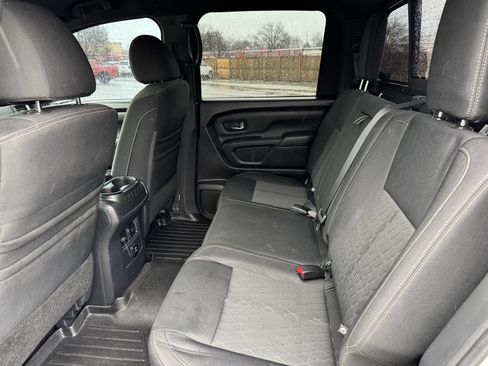 Used 2018 Nissan Titan SV w/ SV Convenience Package image 35