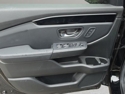 Used 2025 Honda Pilot Touring image 21