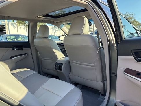 Used 2012 Toyota Camry image 16