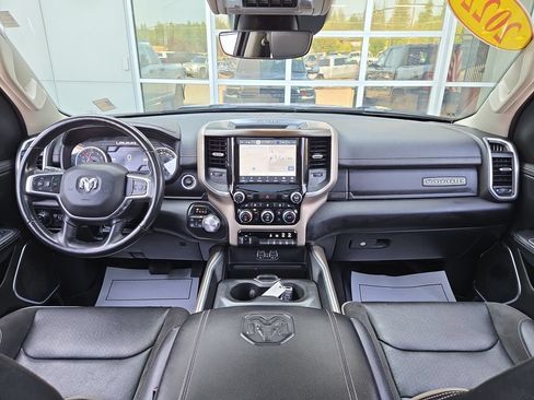 Used 2022 RAM 1500 Laramie AWD/4WD image 18