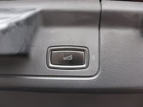 Used 2016 Porsche Panamera 4 image 51