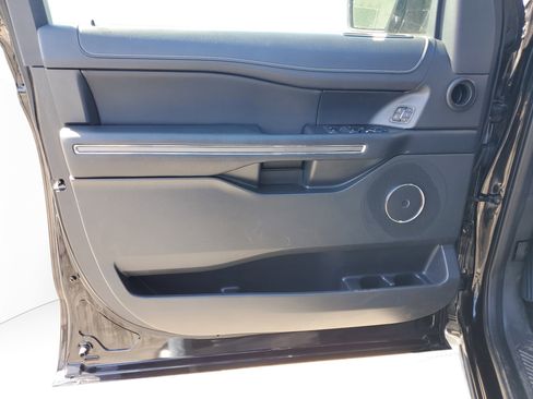 Used 2024 Ford Expedition Max XLT image 17