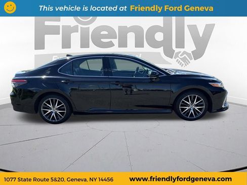 Used 2022 Toyota Camry XLE w/ Navigation Upgrade Package FWD image 7