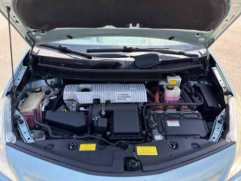 Used 2013 Toyota Prius V Five image 28