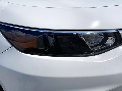 Used 2017 Chevrolet Malibu LT w/ Leather Package FWD image 27