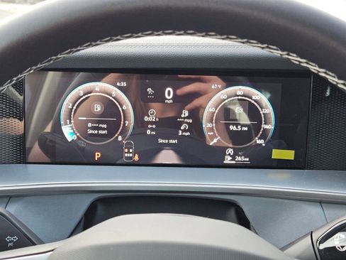 New 2026 Volkswagen Tiguan SE FWD image 10