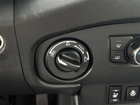Used 2023 Nissan Frontier PRO-4X w/ Pro Convenience Package image 11