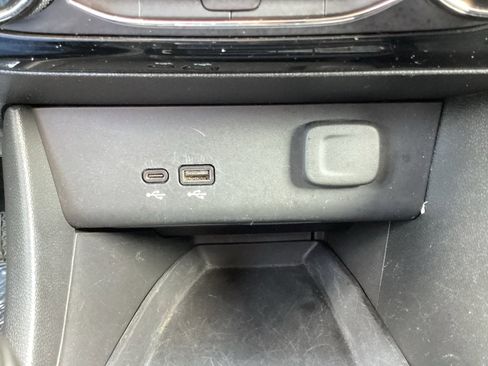 Used 2024 Buick Encore GX Sport Touring FWD image 23
